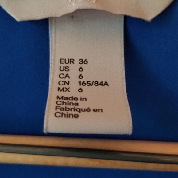 H&M bell sleeve blouse - Picture 3 of 6